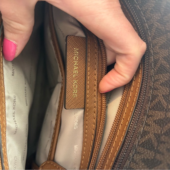 MK Purse - Picture 6 of 6